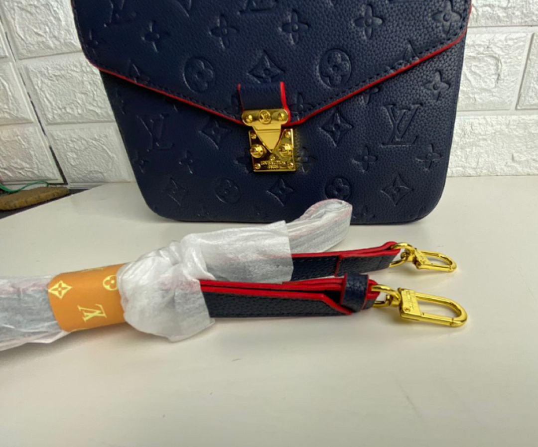 l0vis Vvtt0n monogram canvas pochette metis 25cm navy