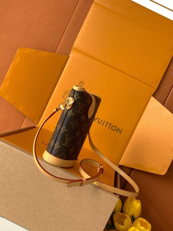 LV Fold Me Pouch (M80874)