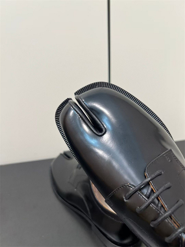 ma*s*n Ma*i*la leather shoes