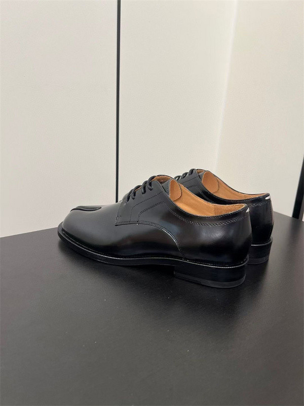ma*s*n Ma*i*la leather shoes