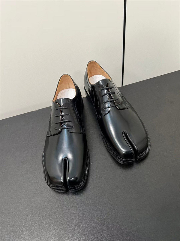 ma*s*n Ma*i*la leather shoes