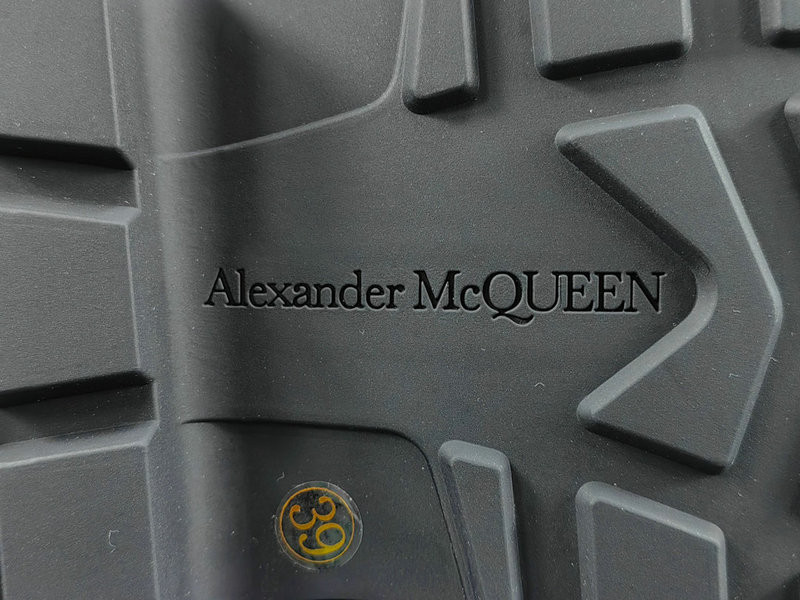 ALEXANDER MCQUEEN SNEAKER