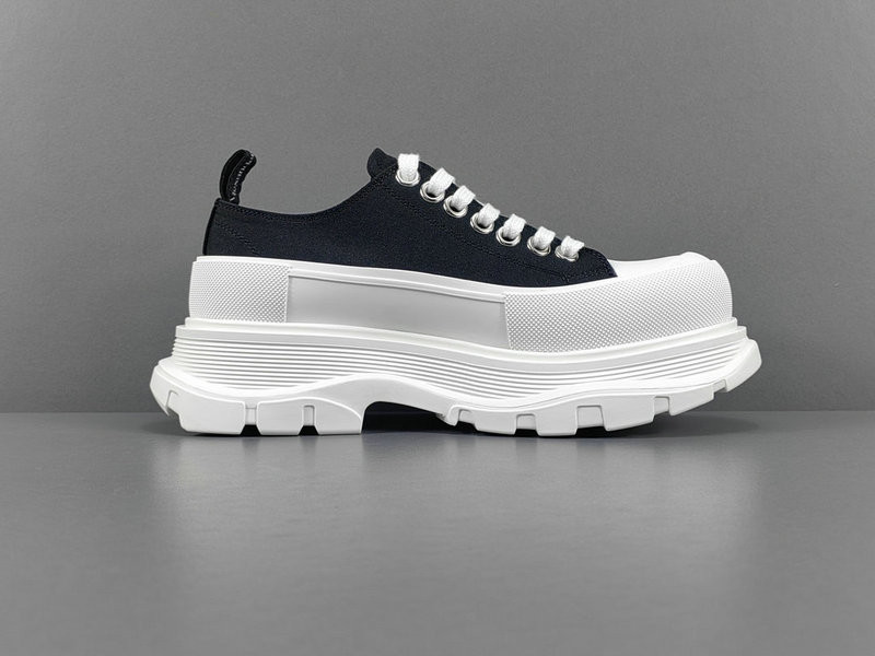 ALEXANDER MCQUEEN SNEAKER