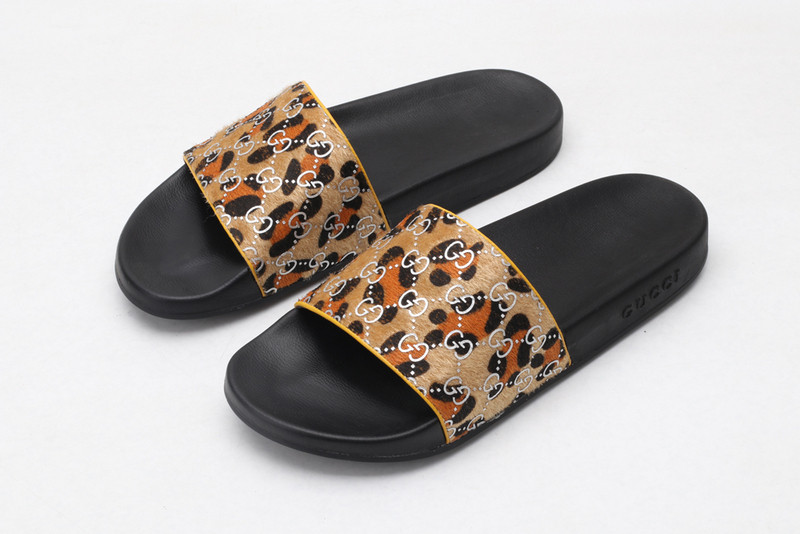 GUC LEATHER SLIDE