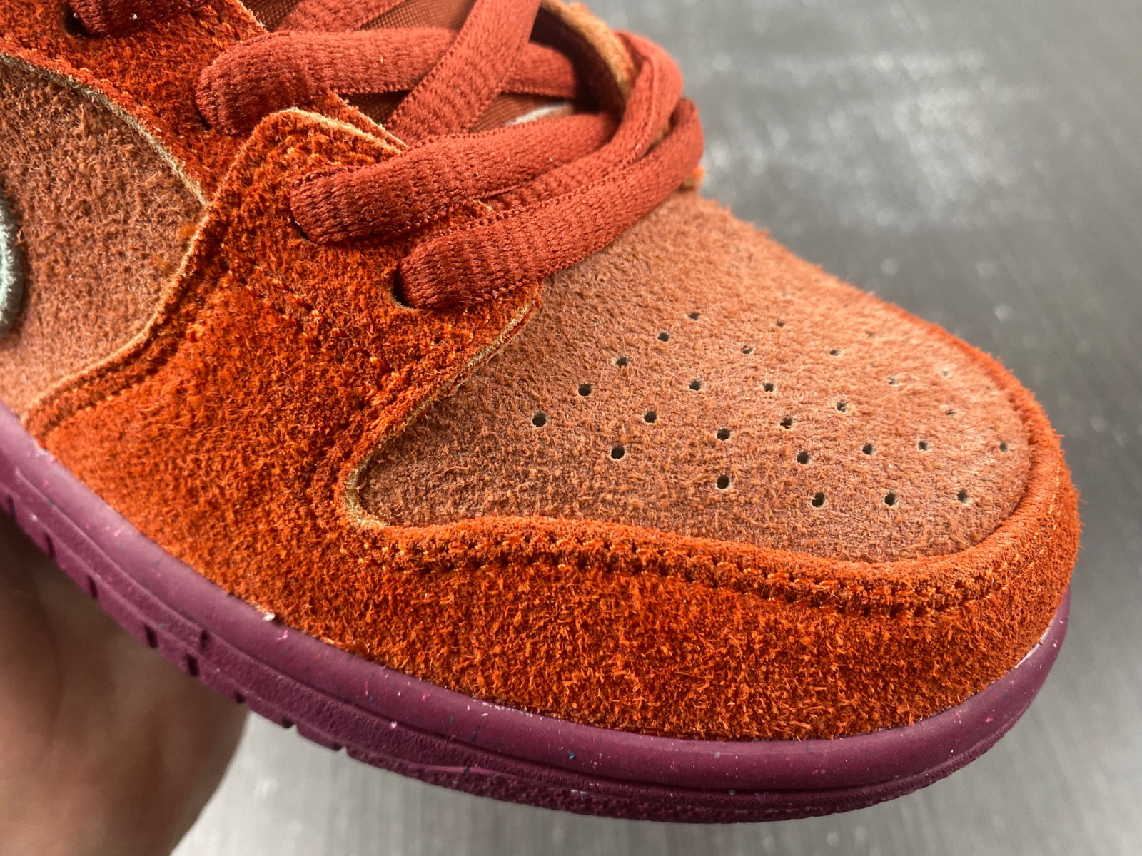 Nike SB Dunk Low "Mystic Red" DV5429-601