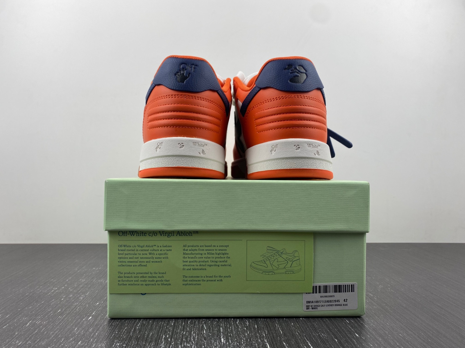 Off-White c/o Virgil Abloh