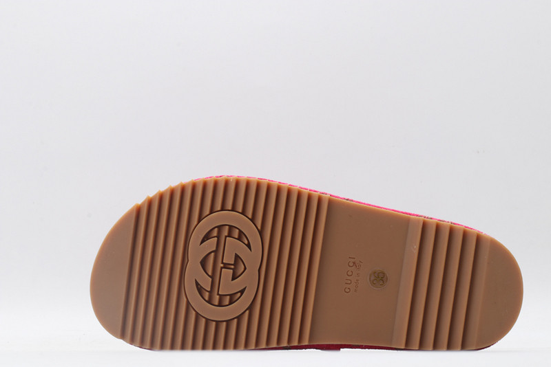 GUC LEATHER SLIDE