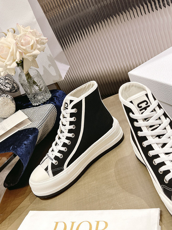 D B23 HIGH-TOP SNEAKERS