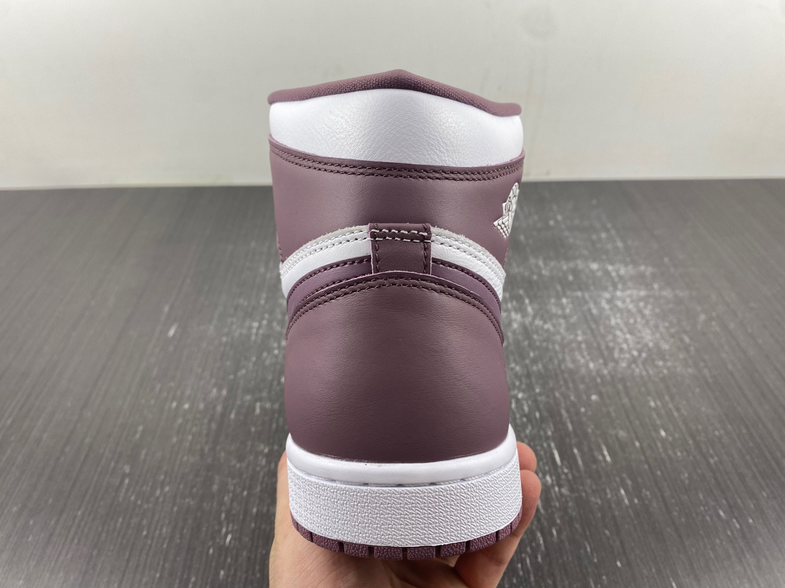 Air Jordan 1 High OG "Mauve" DZ5485-105