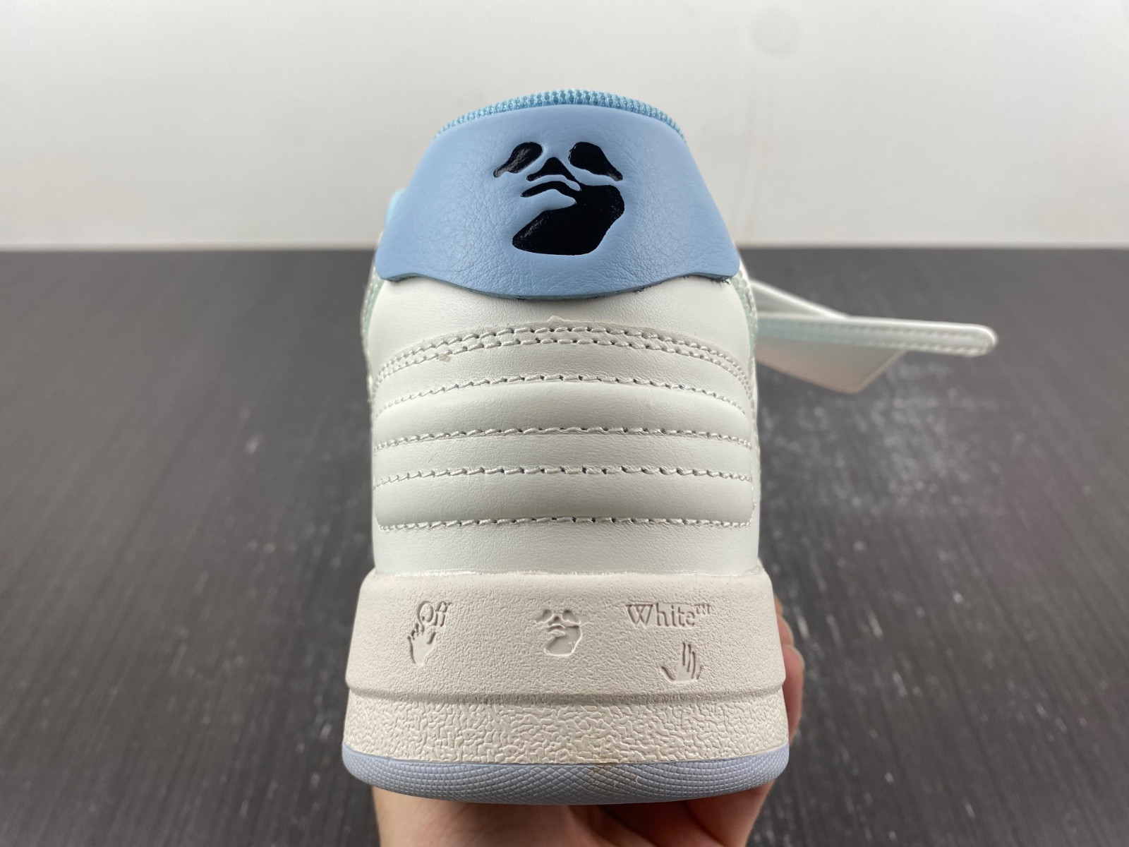 Off-White c/o Virgil Abloh