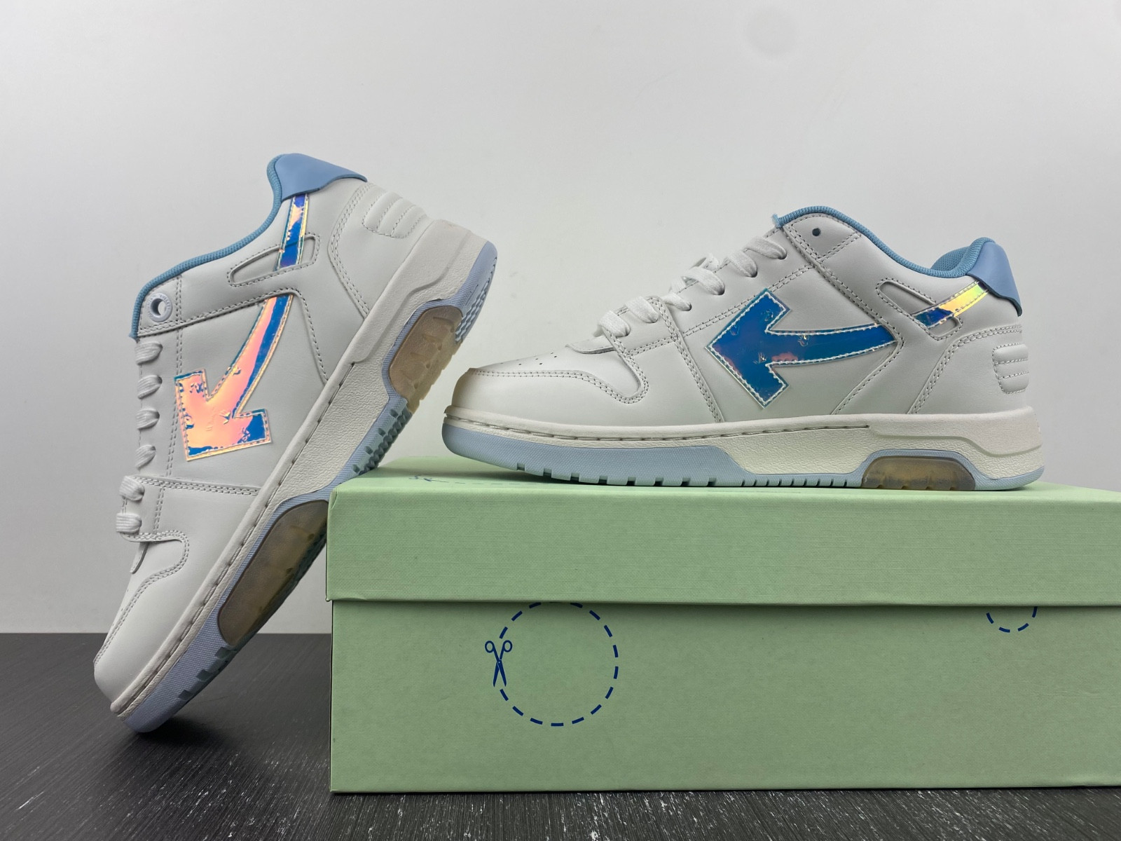 Off-White c/o Virgil Abloh