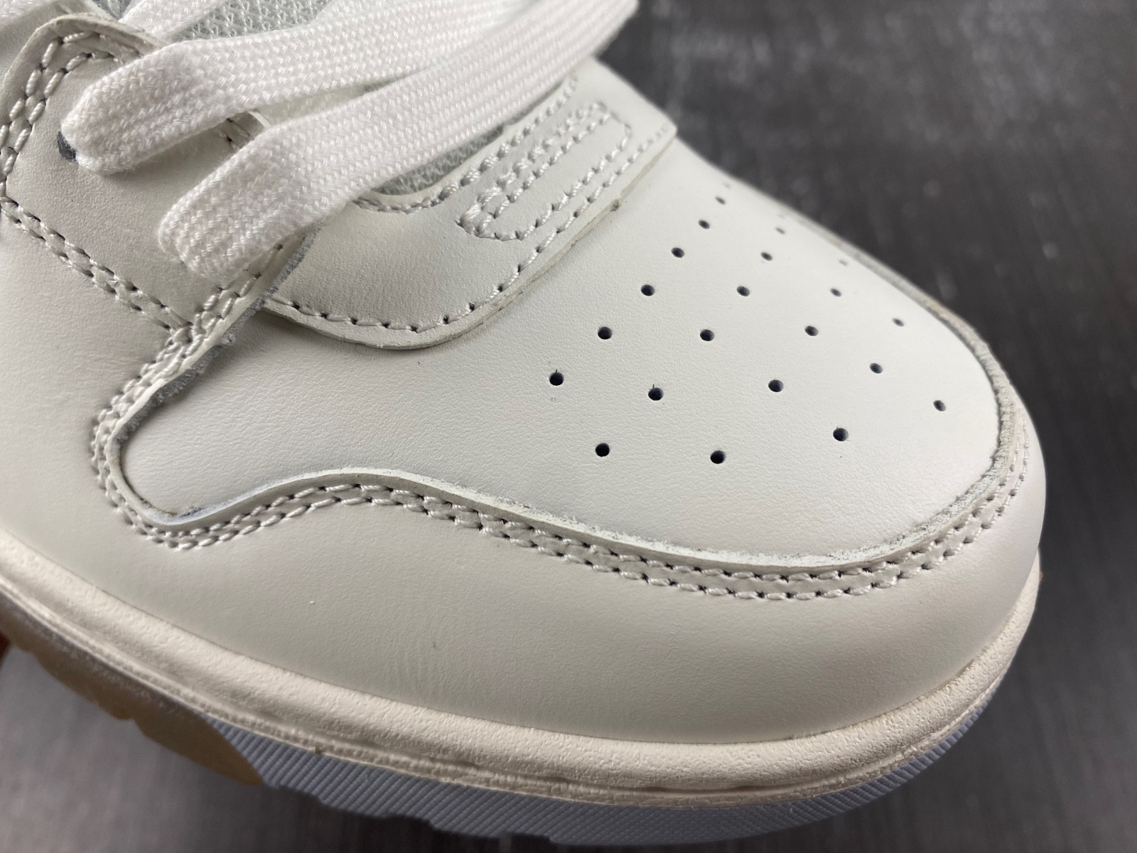 Off-White c/o Virgil Abloh