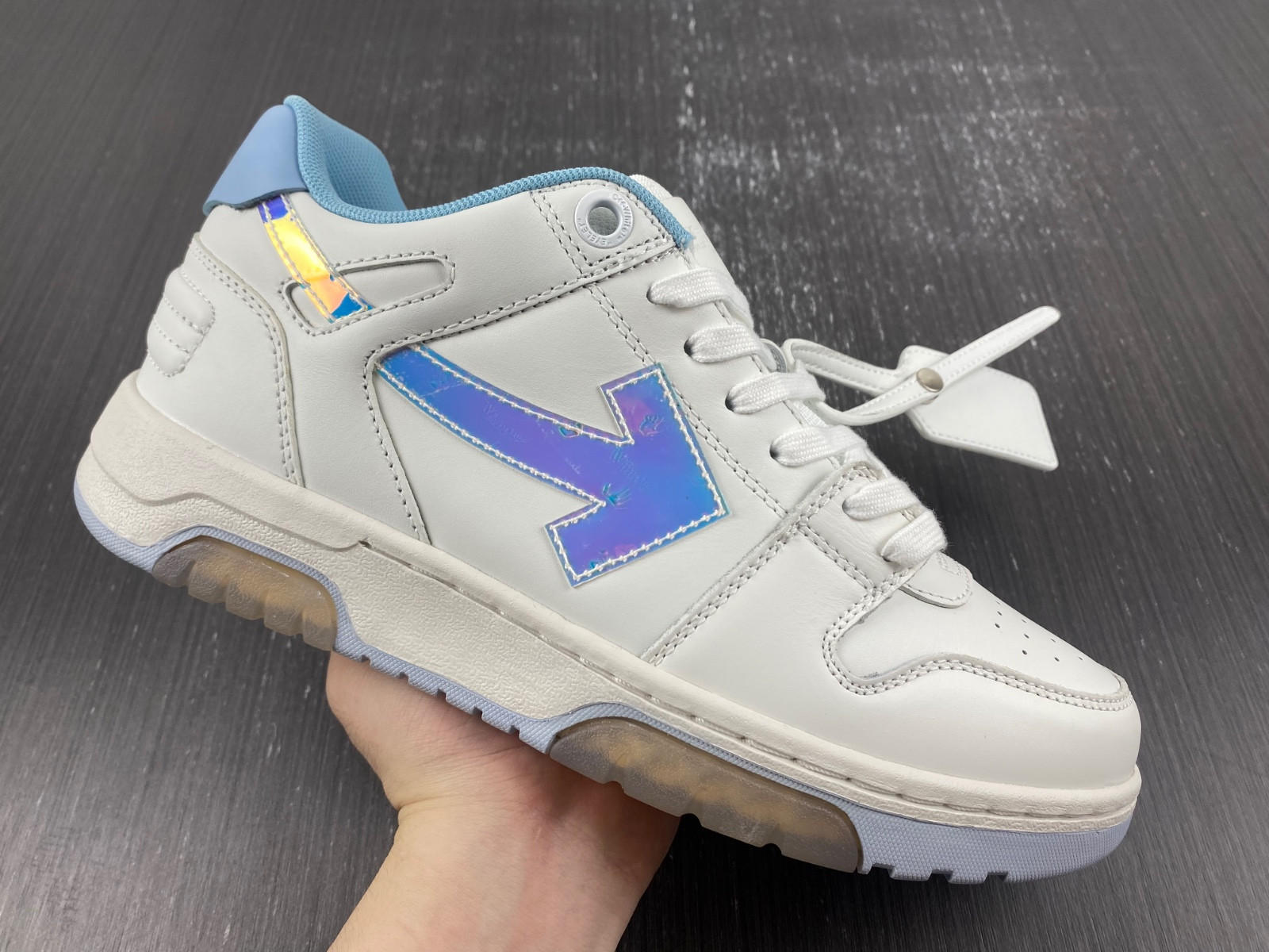 Off-White c/o Virgil Abloh