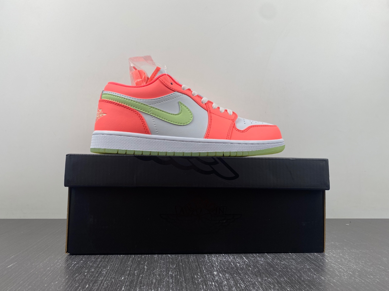 Air Jordan 1 Low SE FN6772-671