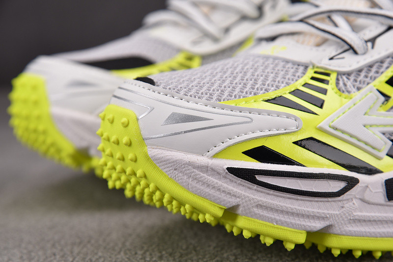 Off-White c/o Virgil Abloh