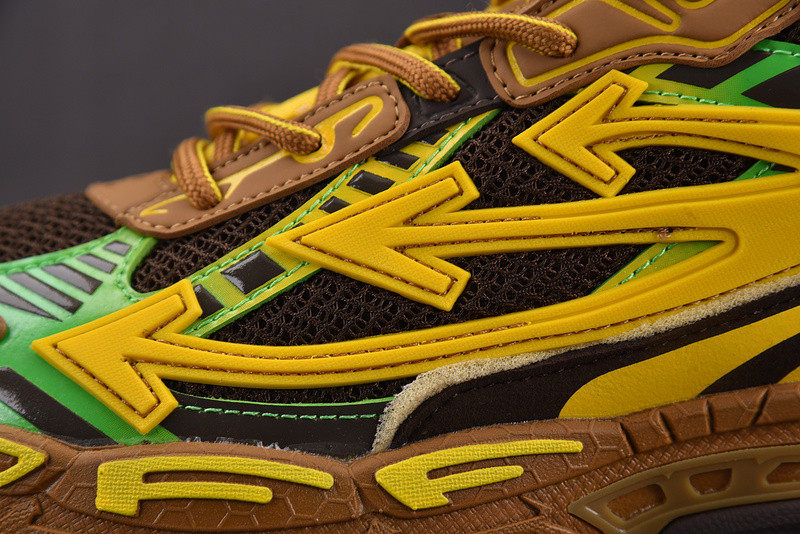 Off-White c/o Virgil Abloh