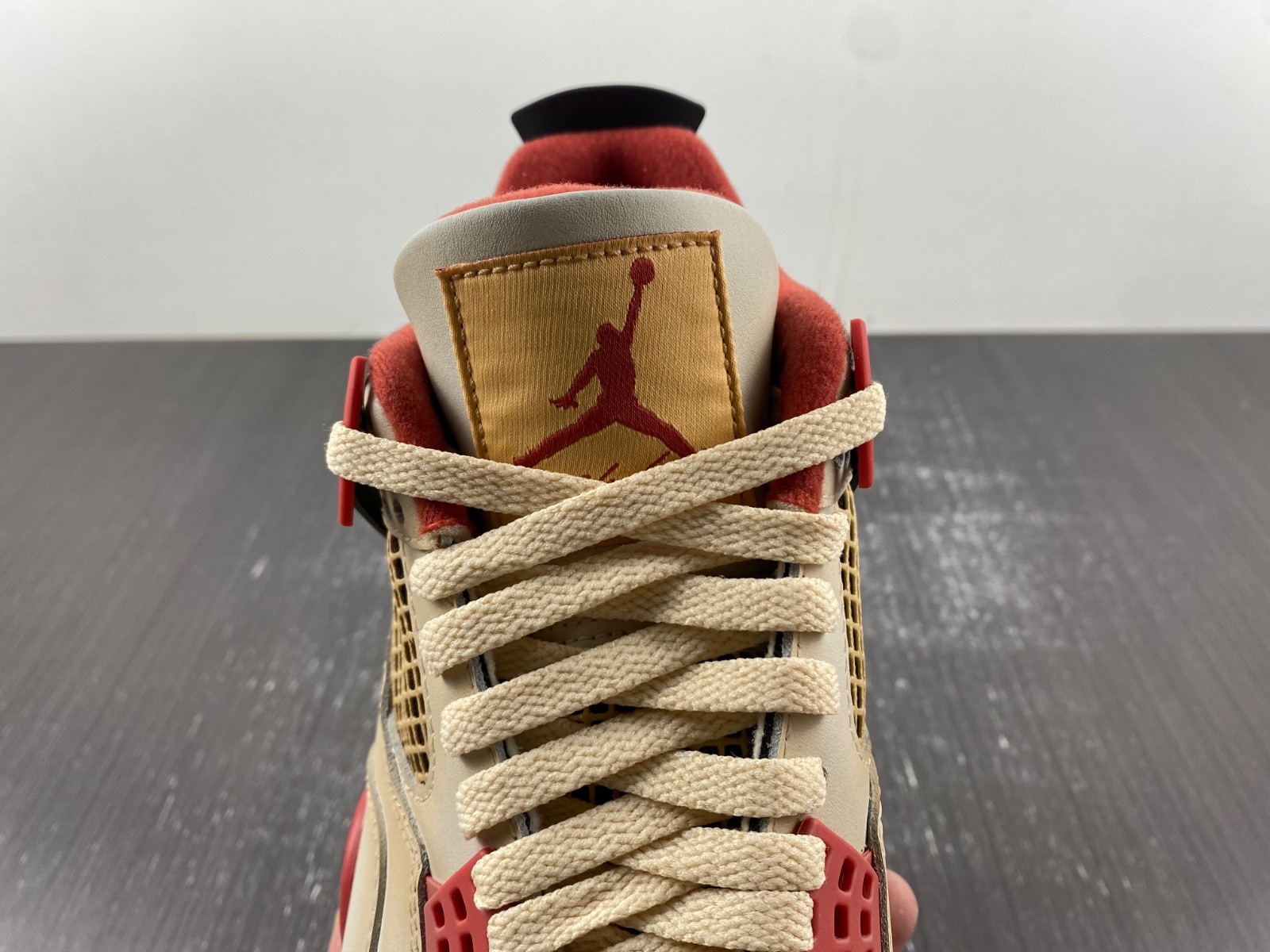 Air Jordan 4 Retro Charizard AQ9129-105