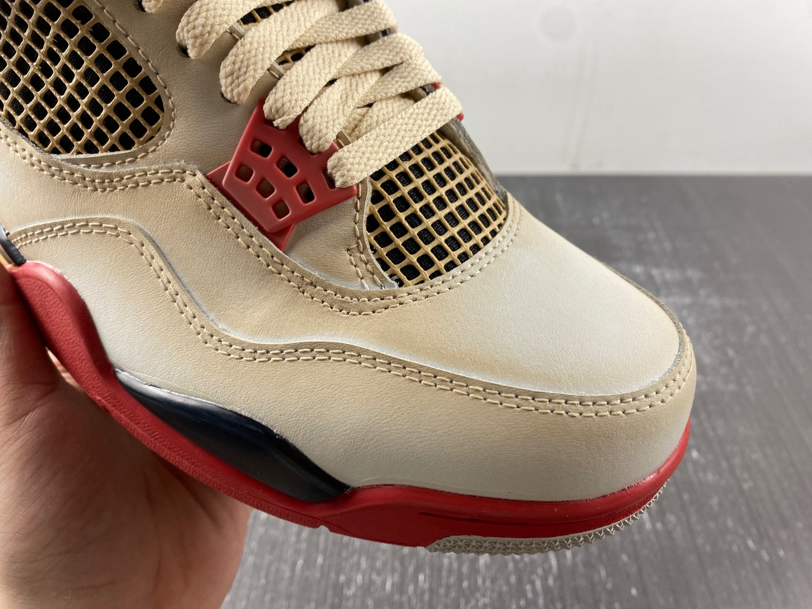 Air Jordan 4 Retro Charizard AQ9129-105