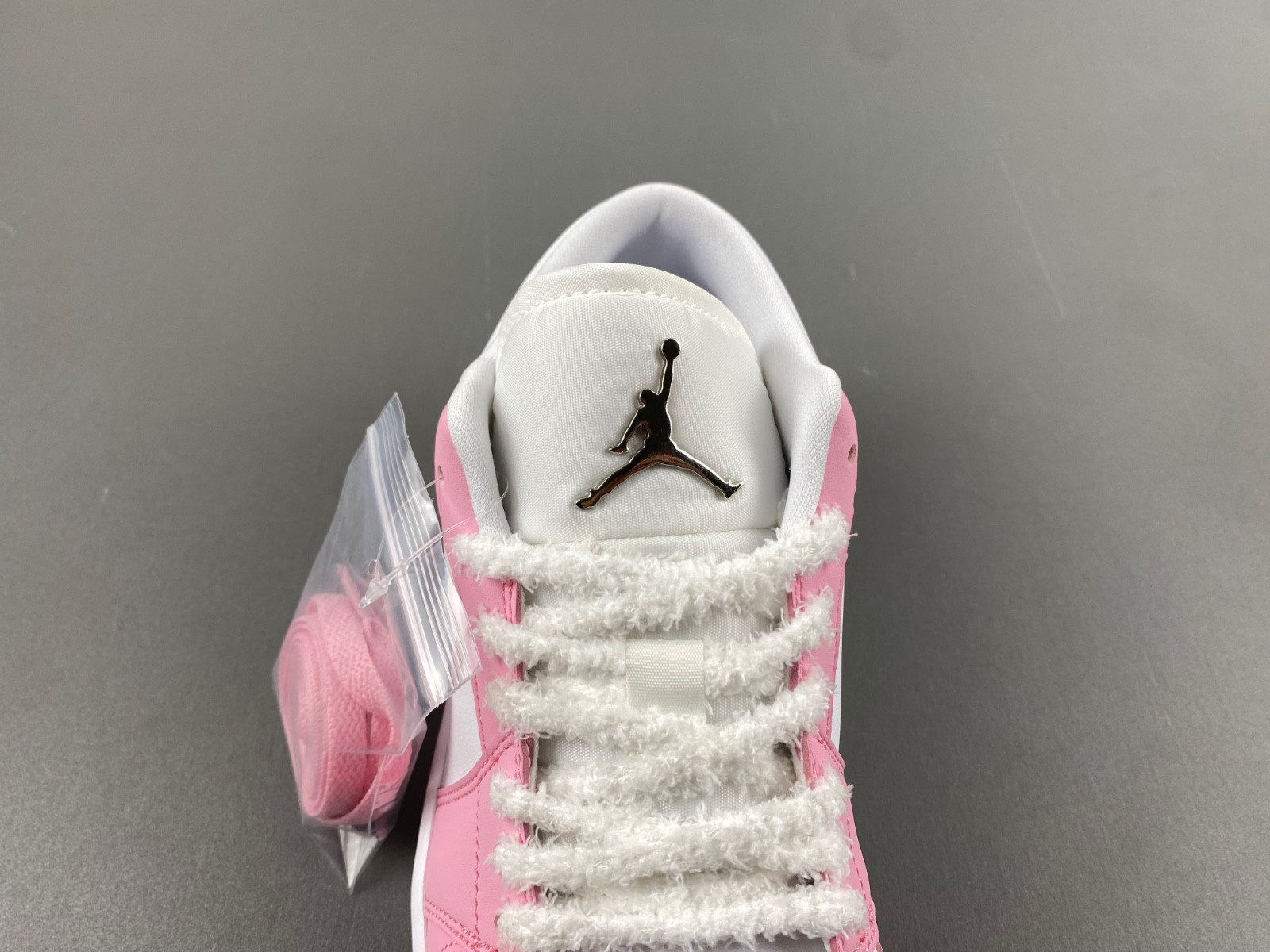 Air Jordan 1 Low "Paw Print" HM3706-141