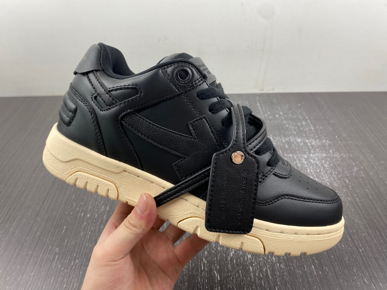 Off-White c/o Virgil Abloh