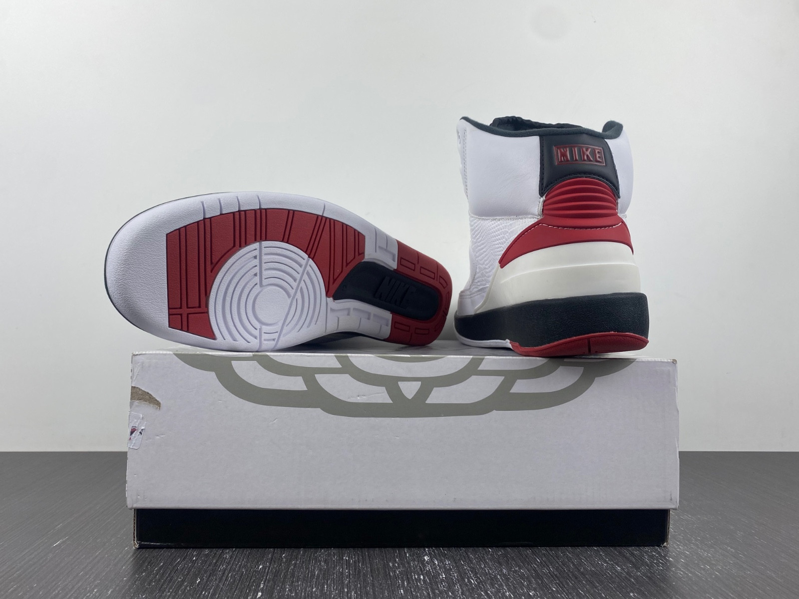 Air Jordan 2 OG "Chicago" 2022 Retro DX2454-106