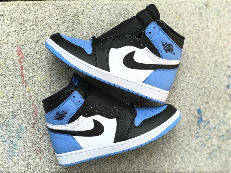 Air Jordan 1 High OG University Blue DZ5485-400