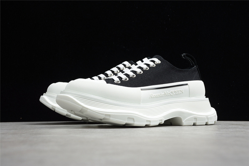 ALEXANDER MCQUEEN SNEAKER