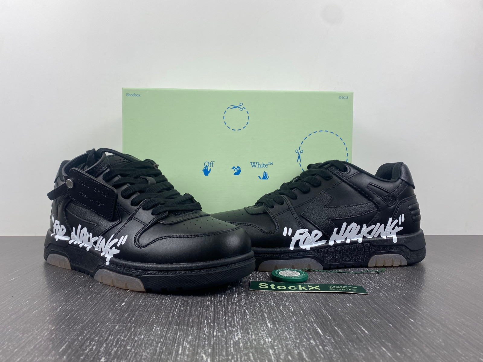 Off-White c/o Virgil Abloh