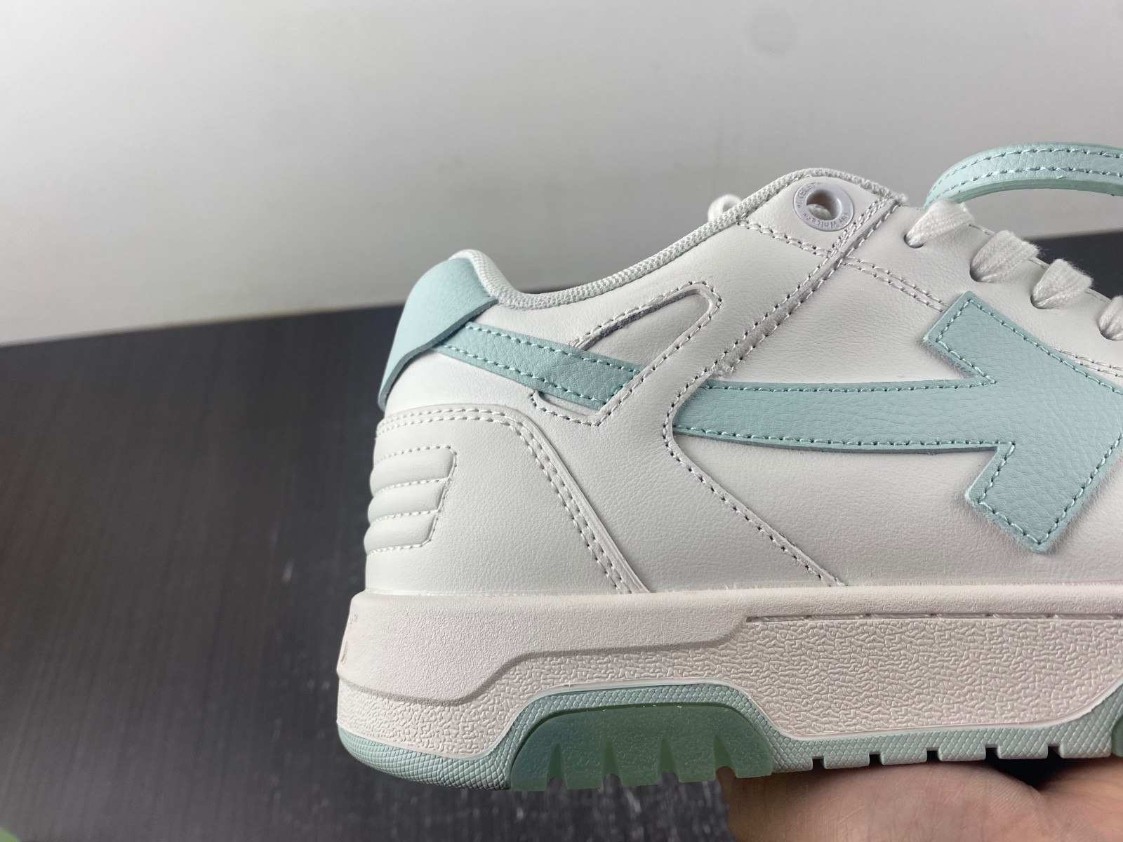 Off-White c/o Virgil Abloh