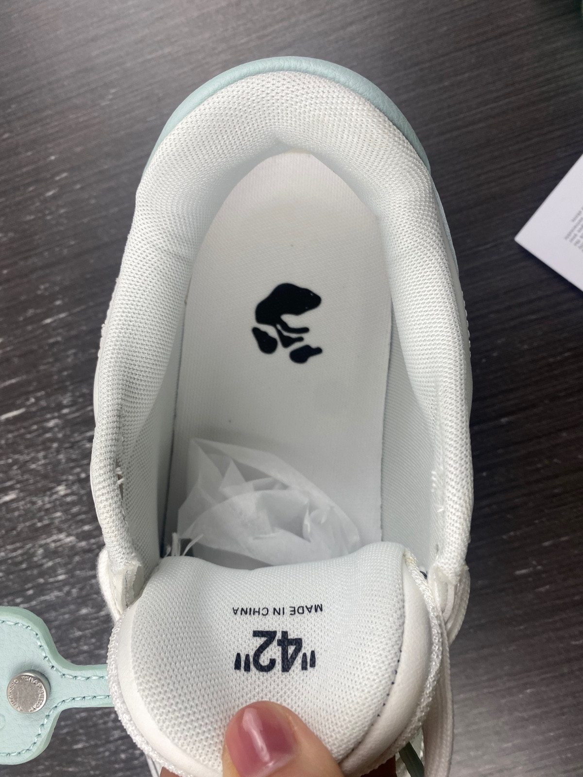 Off-White c/o Virgil Abloh