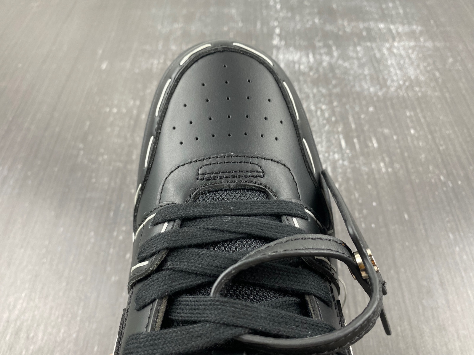 Off-White c/o Virgil Abloh