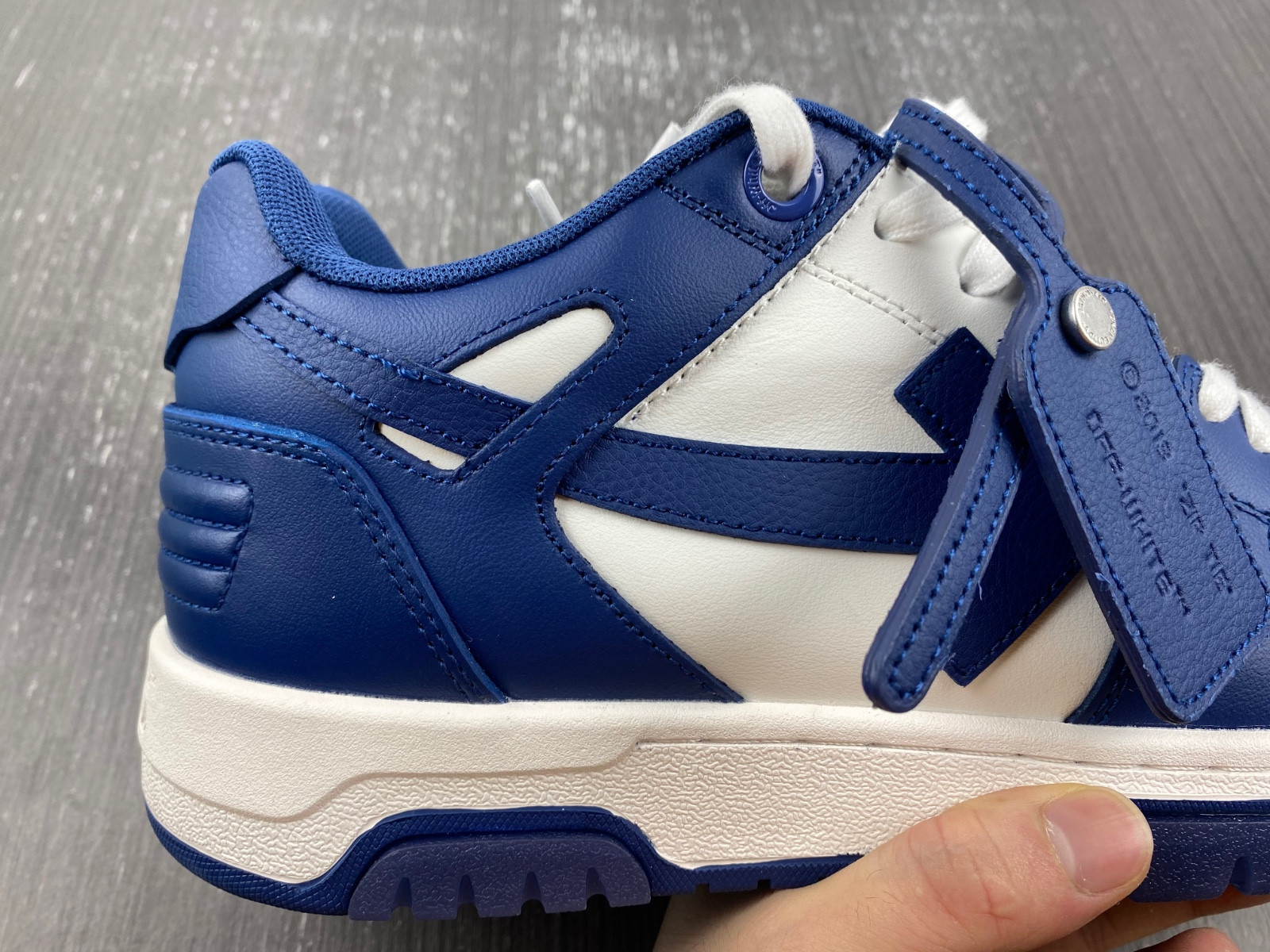 Off-White c/o Virgil Abloh