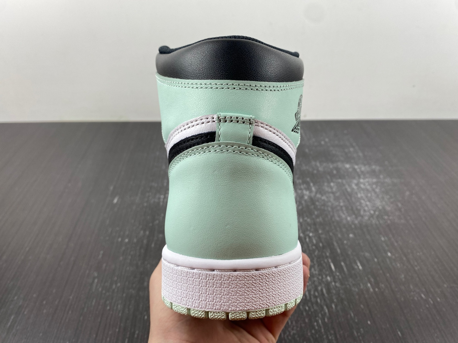 Jordan 1 Retro High Igloo Hombre - 861428-100