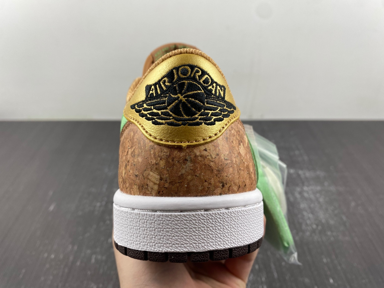 TRAVIS SCOTT X AIR JORDAN 1 LOW TOP