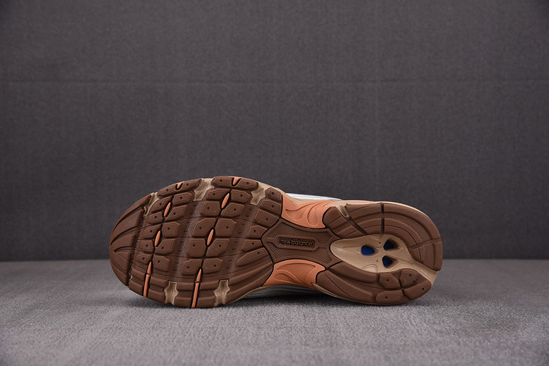 NEW BALANCE 530 - MR530NI