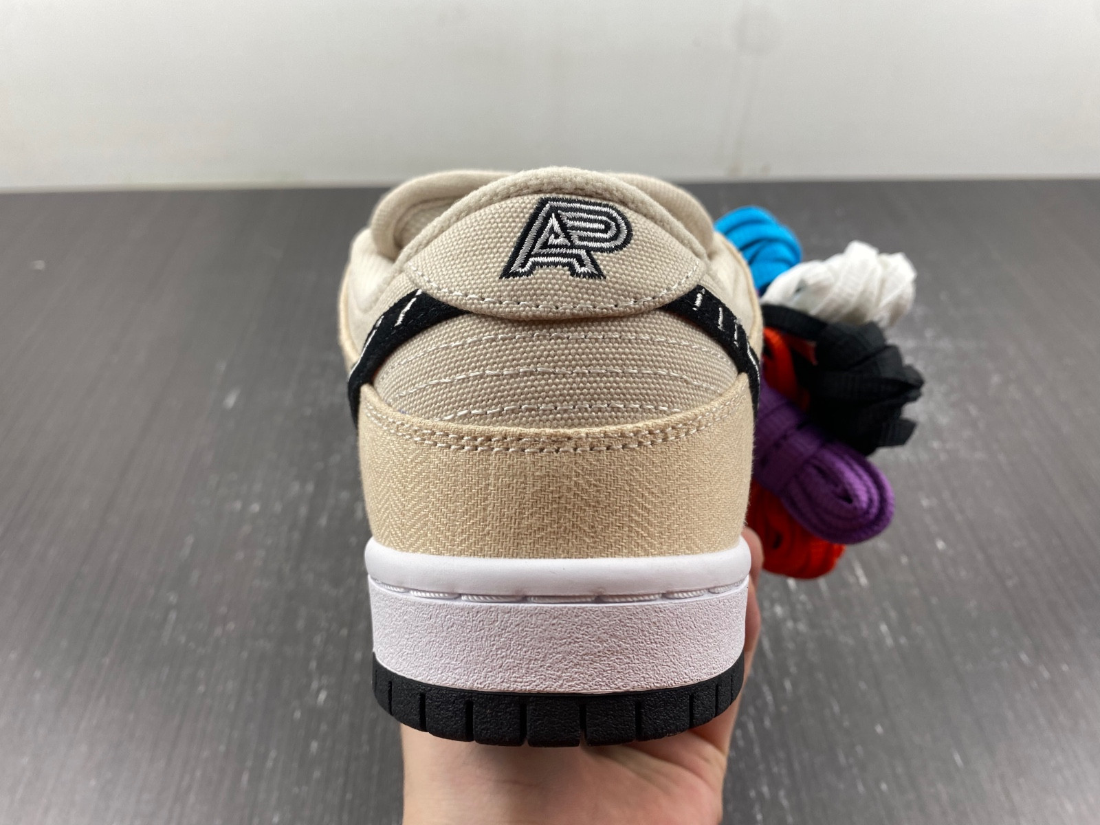 Albino & Preto X Nike SB Dunk Low FD2627-200