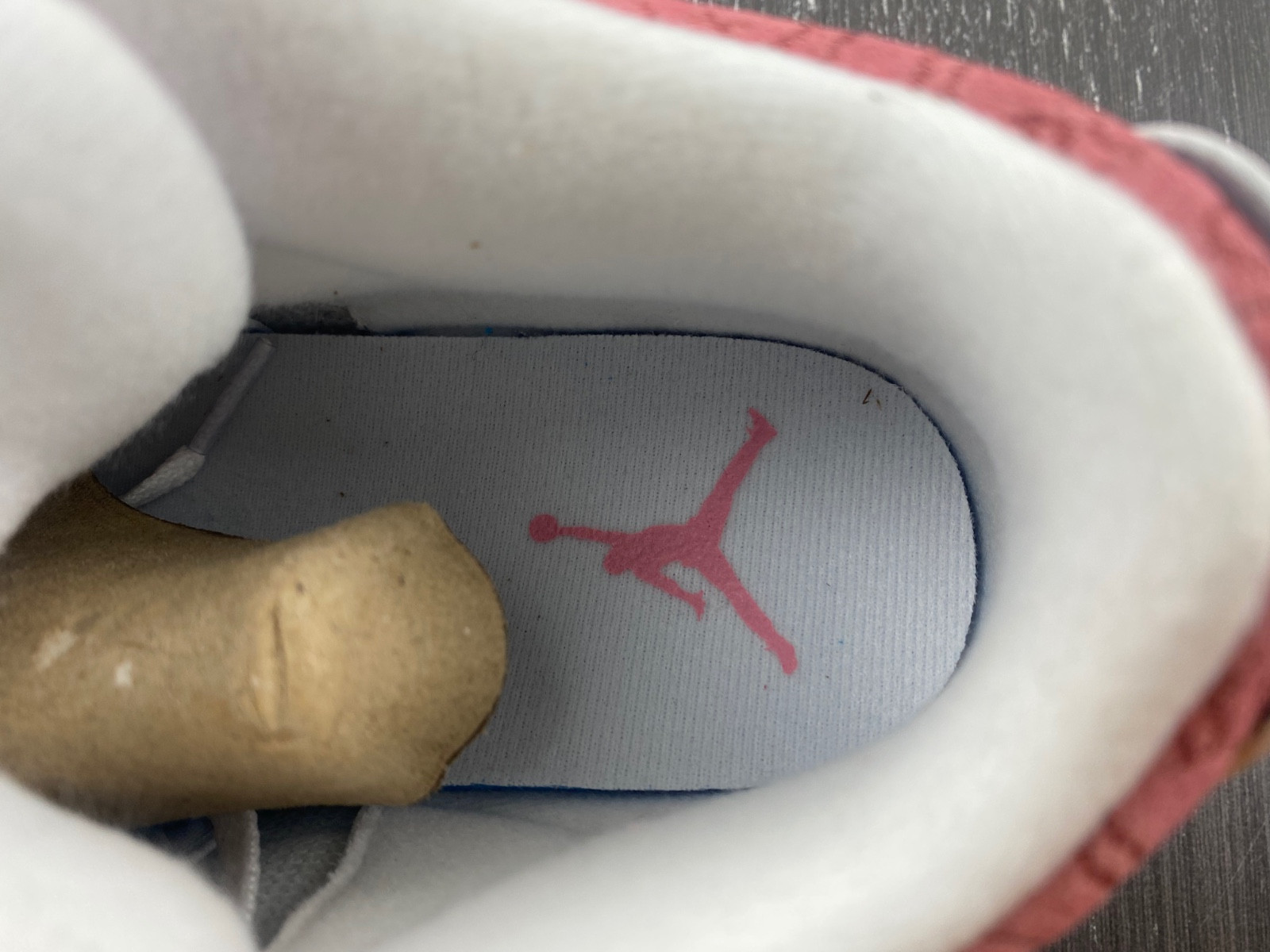 KAWS x Air Jordan 3 DZ2628-001