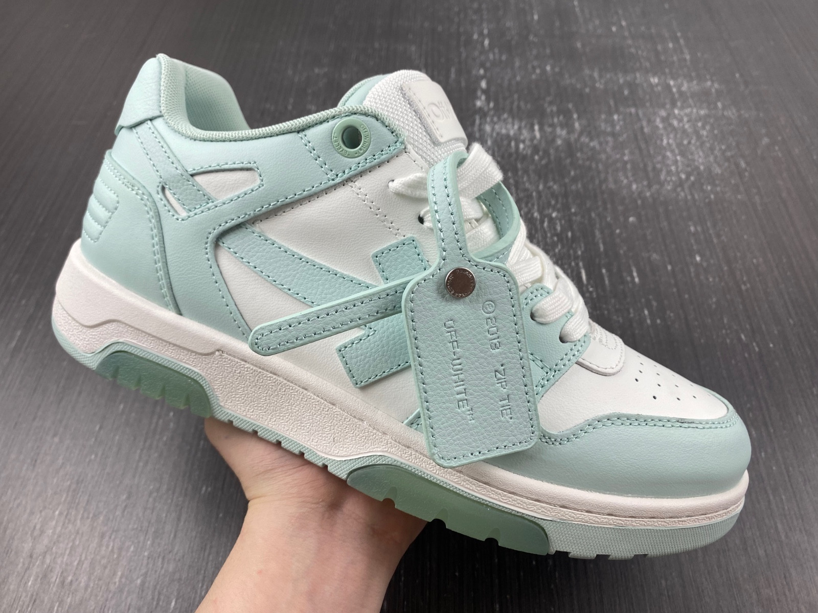 Off-White c/o Virgil Abloh