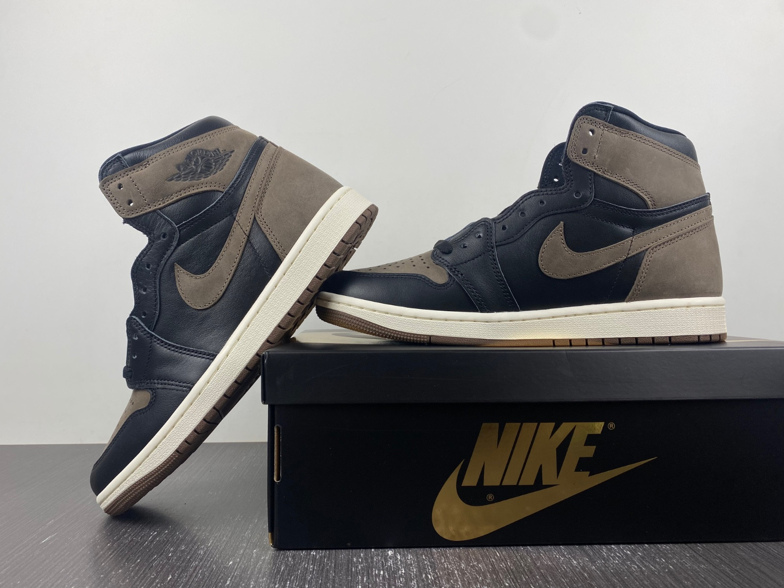 Air Jordan 1 Retro High OG "Palomino" DZ5485-020