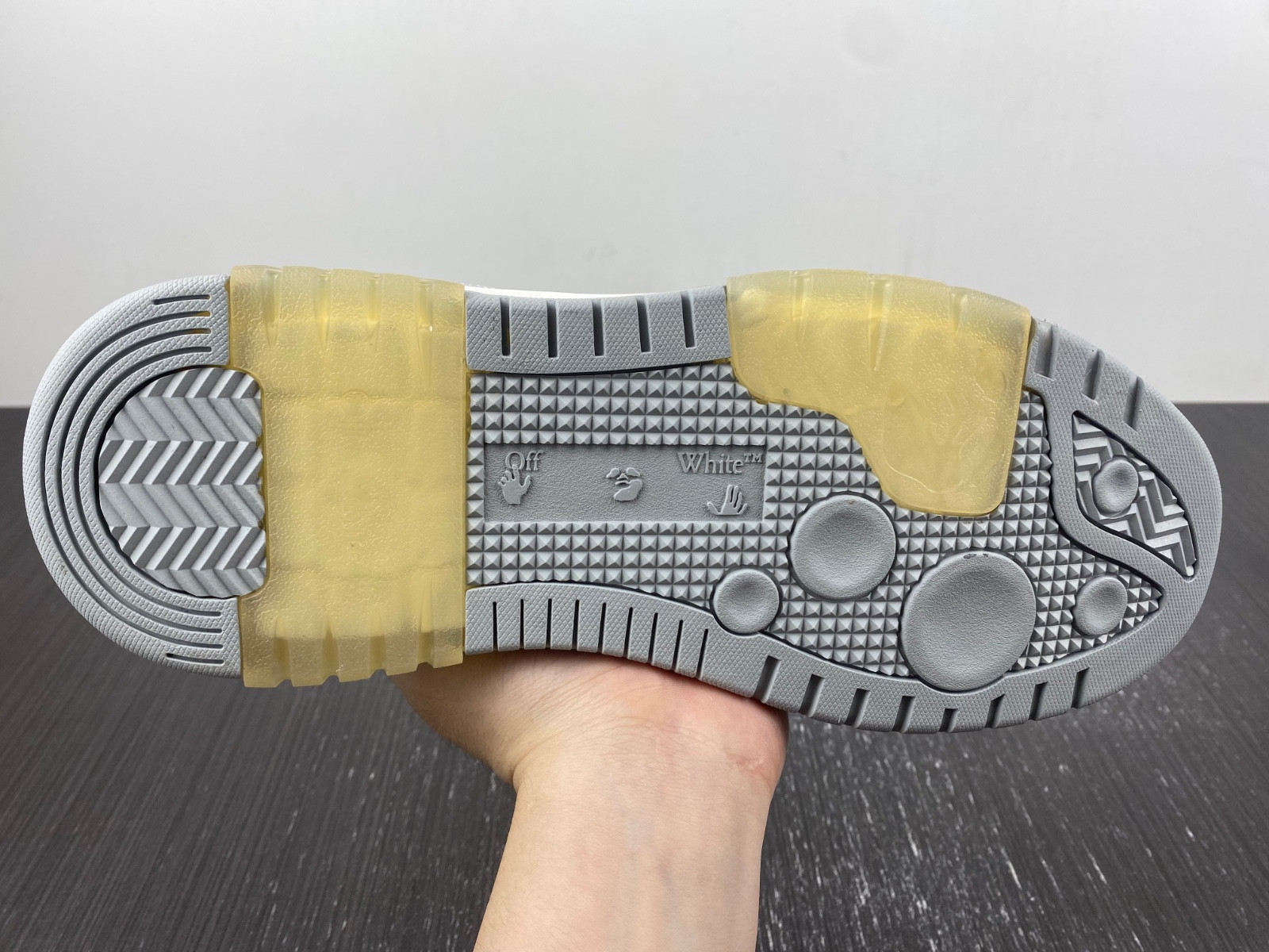 Off-White c/o Virgil Abloh