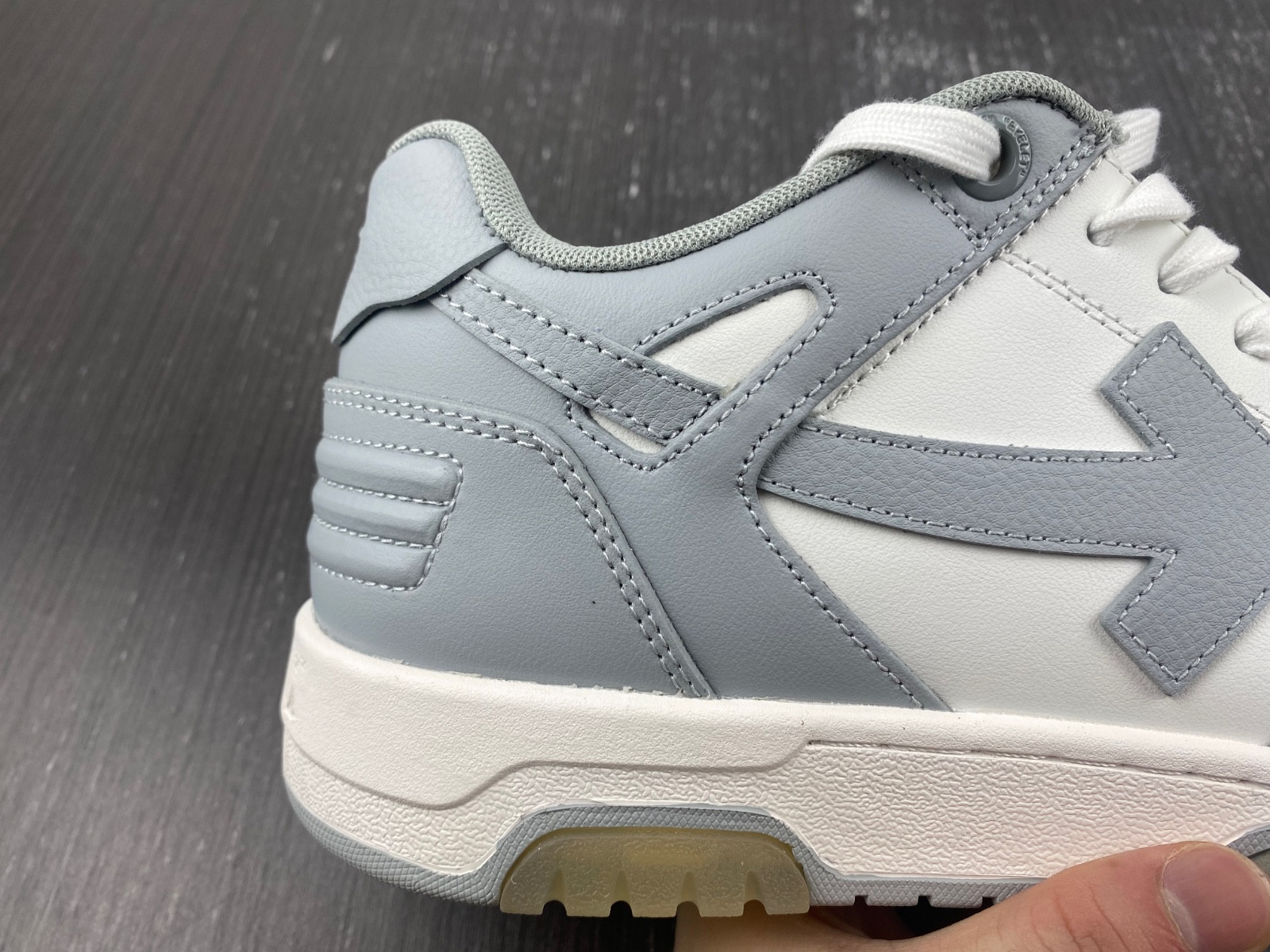 Off-White c/o Virgil Abloh