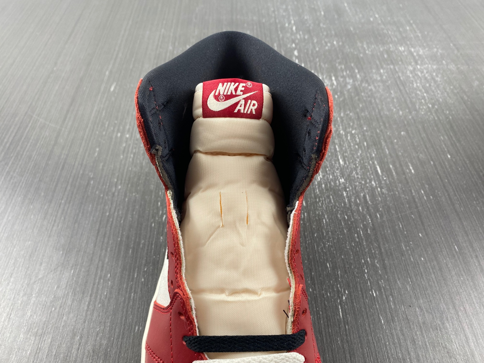 Jordan 1 Retro High OG Chicago Lost and Found DZ5485-612