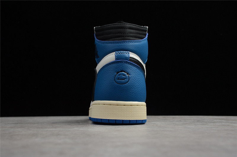 Air Jordan 1 Travis Scott DH3227-105