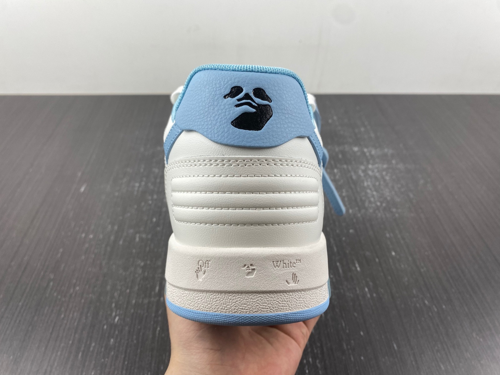 Off-White c/o Virgil Abloh