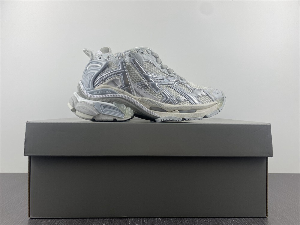 Ba*len*cia*ga runner 677402 w3rbl 8100