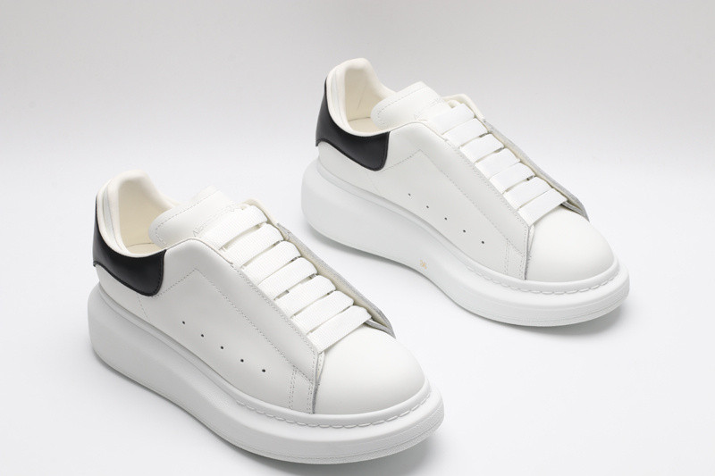 ALEXANDER MCQUEEN SNEAKER