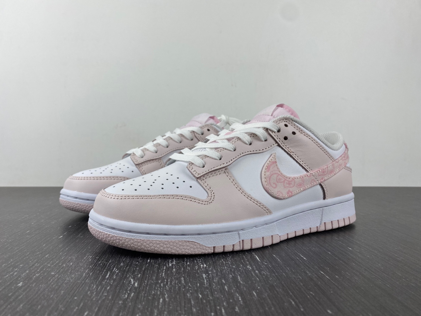 Nike Dunk Low "Pink Paisley" FD1449-100