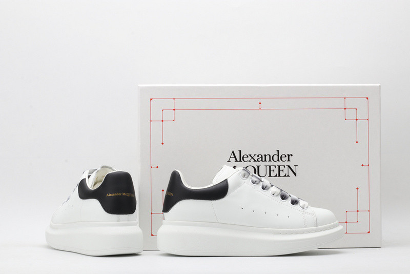 ALEXANDER MCQUEEN SNEAKER