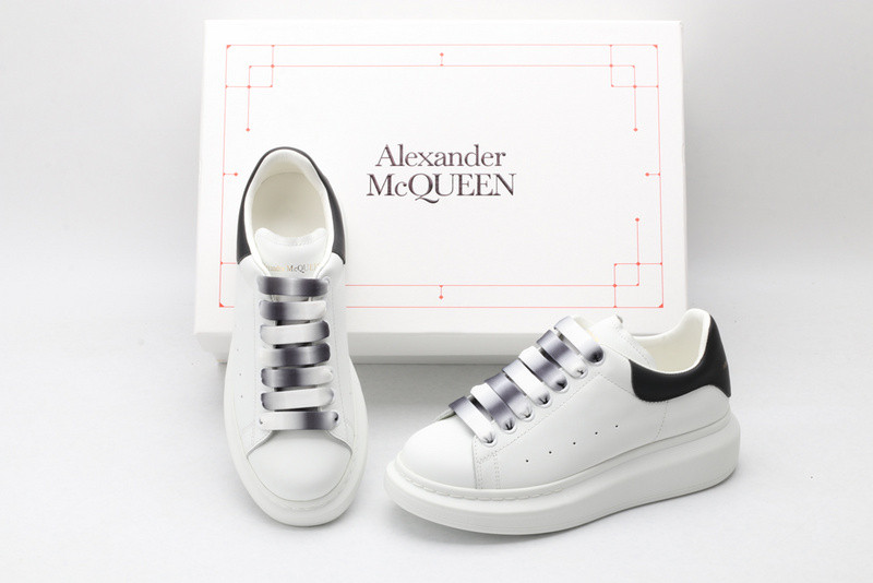 ALEXANDER MCQUEEN SNEAKER