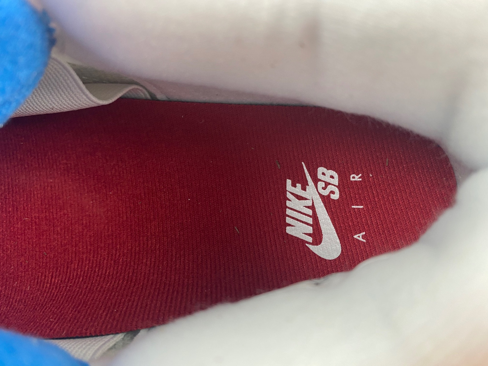 NIKE SB X AIR JORDAN 4 DR5415-104